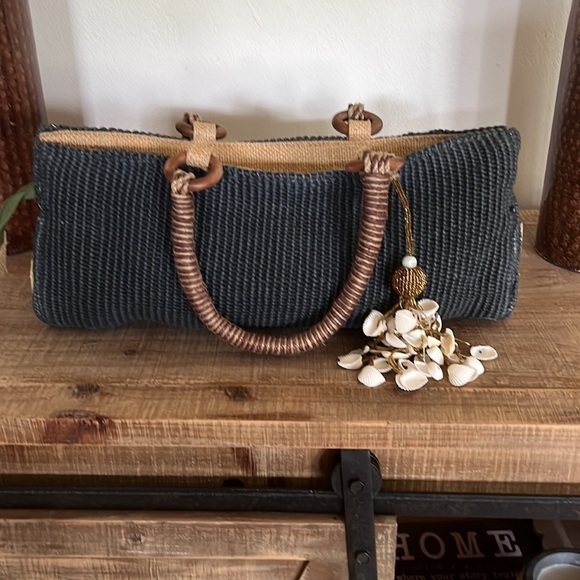 Coastal handwoven, crochet bag - Picture 5 of 13
